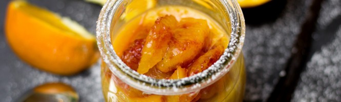 Flan de mango aromatizado con cardamomo